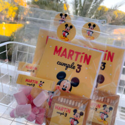 Librito, lapices y chuches