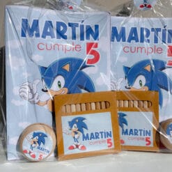 Librito, lapices y yoyo