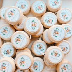 Librito, lápices y yoyo