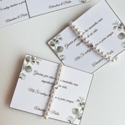 Pulseras con inicial y tarjeta