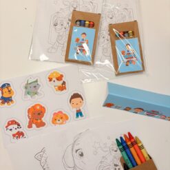 Kit para colorear con ceras y pegatinas