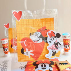 Bolsa cristal reutilizable con kit para colorear y pompero